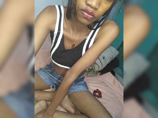 Elynah07 live cam on BongaCams