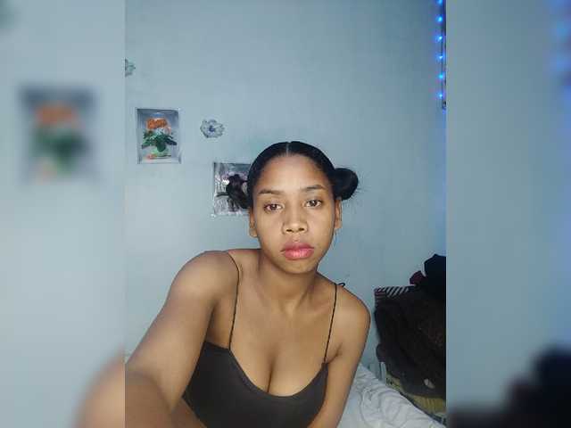 Elynah07 live cam on BongaCams