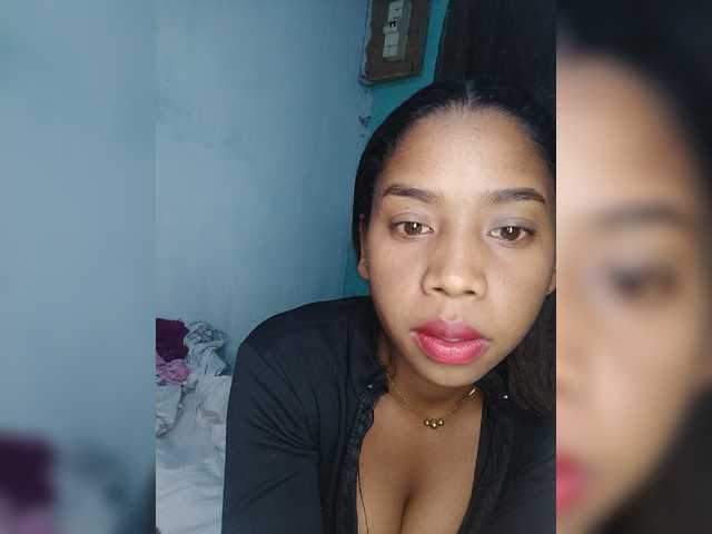 Elynah07 live cam on BongaCams