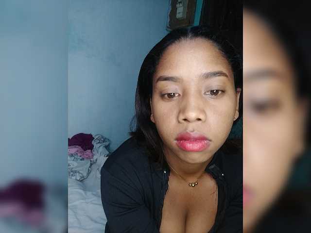 Elynah07 live cam on BongaCams