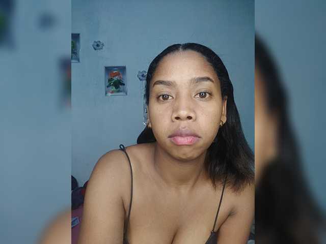 Elynah07 live cam on BongaCams