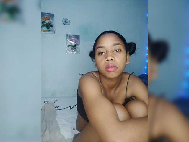 Elynah07 live cam on BongaCams