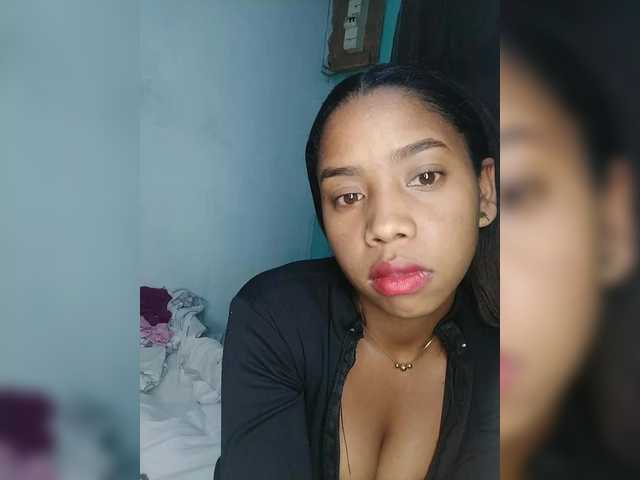 Elynah07 live cam on BongaCams