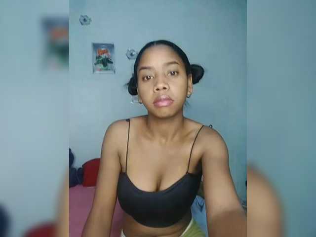 Elynah07 live cam on BongaCams