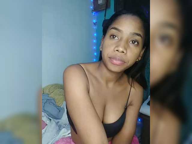 Elynah07 live cam on BongaCams
