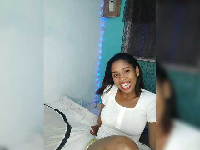 Elynah07 live cam on BongaCams