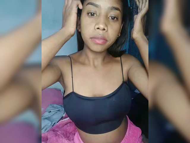 Elynah07 live cam on BongaCams