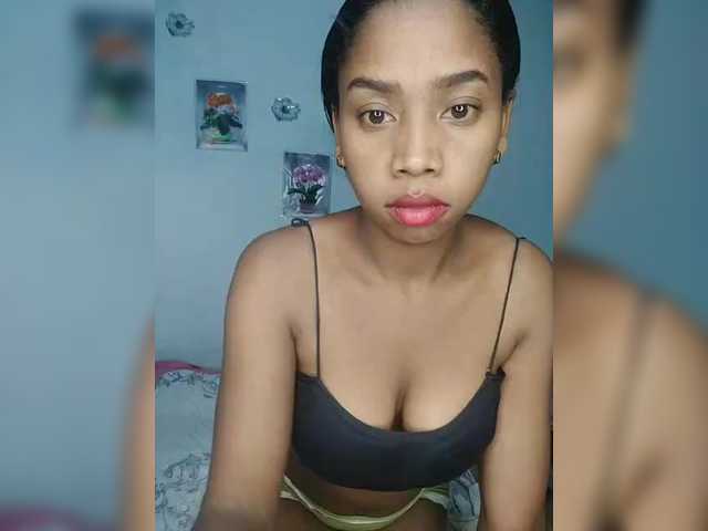 Elynah07 live cam on BongaCams