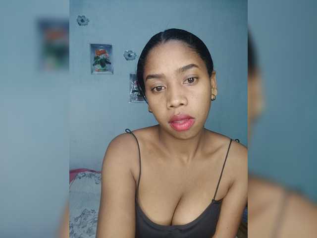Elynah07 live cam on BongaCams