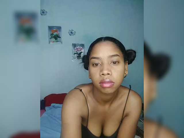 Elynah07 live cam on BongaCams