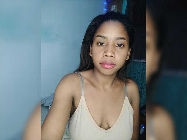 Elynah07 live cam on BongaCams