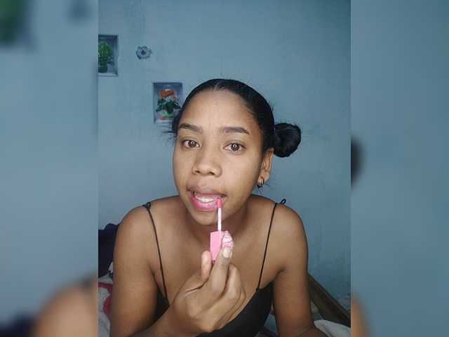 Elynah07 live cam on BongaCams