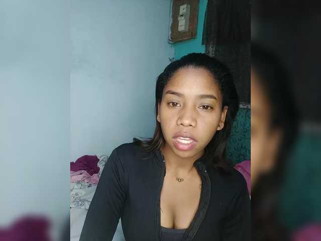 Elynah07 live cam on BongaCams