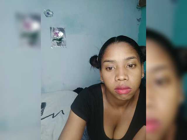 Elynah07 live cam on BongaCams