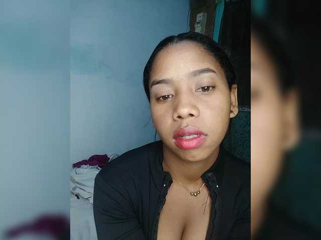 Elynah07 live cam on BongaCams
