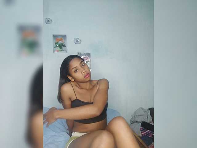 Elynah07 live cam on BongaCams