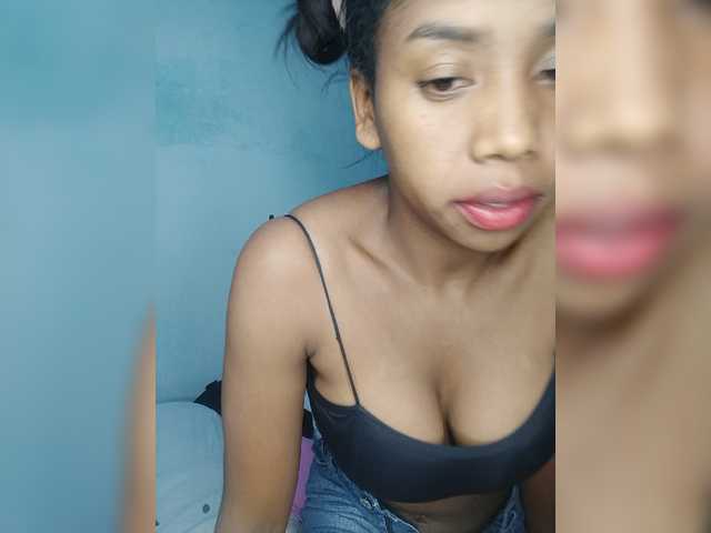 Elynah07 live cam on BongaCams