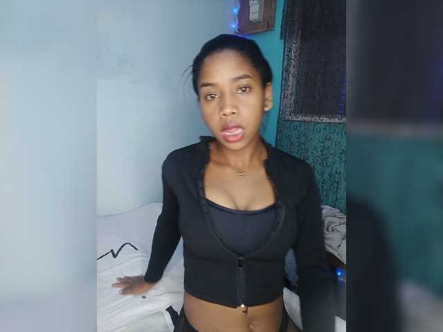 Elynah07 live cam on BongaCams
