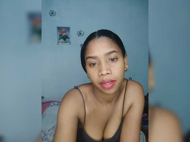 Elynah07 live cam on BongaCams