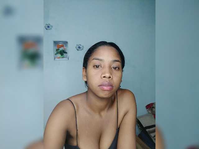 Elynah07 live cam on BongaCams