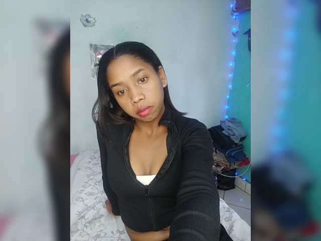Elynah07 live cam on BongaCams