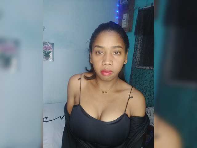 Elynah07 live cam on BongaCams