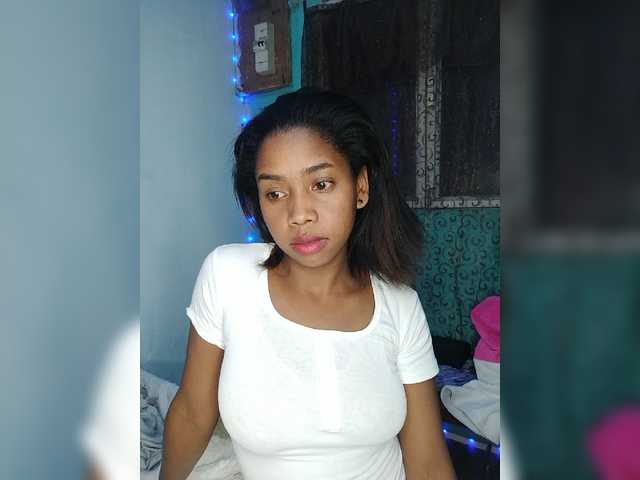 Elynah07 live cam on BongaCams