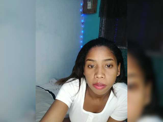 Elynah07 live cam on BongaCams