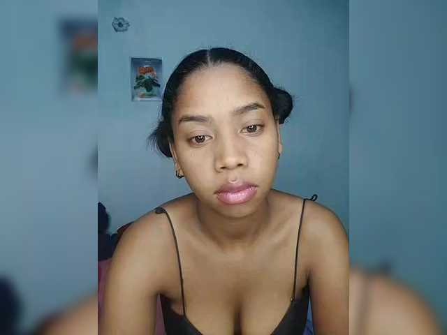 Elynah07 live cam on BongaCams
