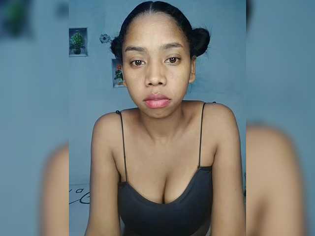 Elynah07 live cam on BongaCams