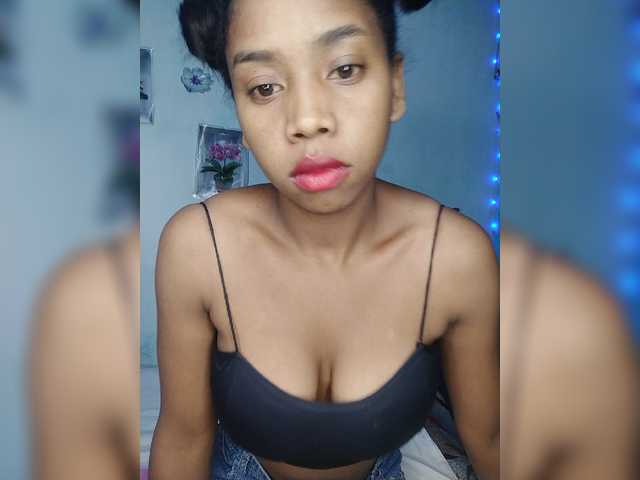Elynah07 live cam on BongaCams