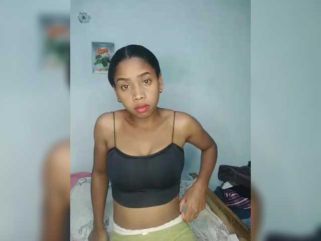 Elynah07 live cam on BongaCams