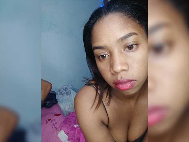 Elynah07 live cam on BongaCams