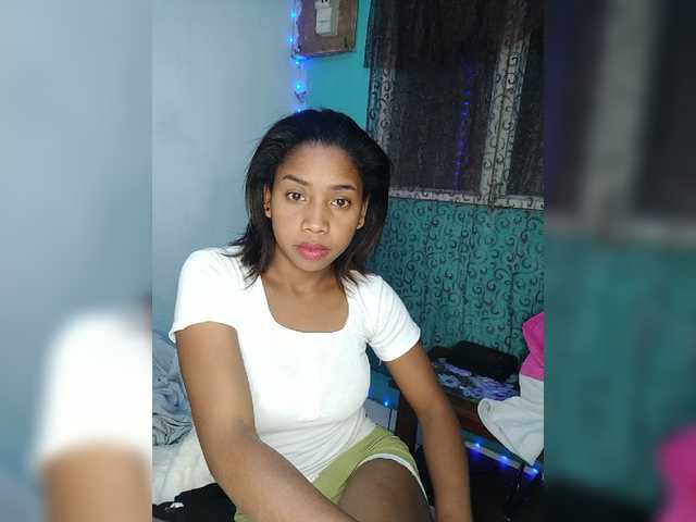 Elynah07 live cam on BongaCams