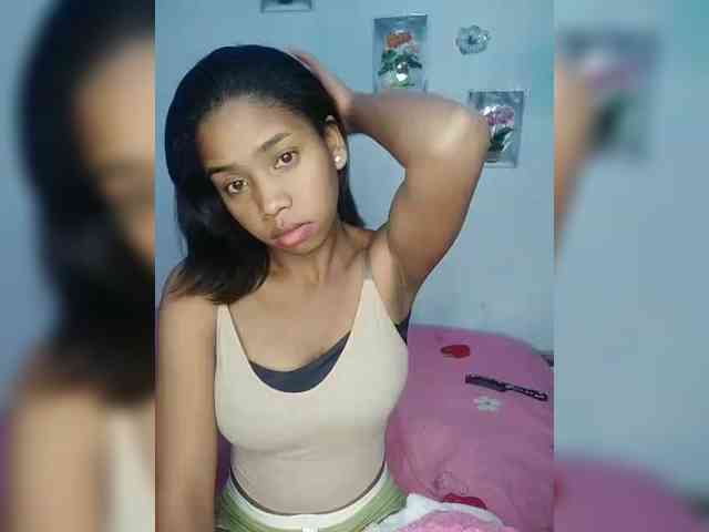 Elynah07 webcam