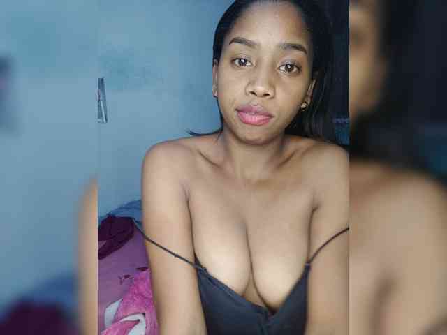 Elynah07 webcam