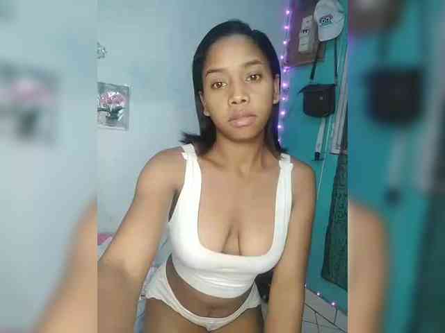 Elynah07 webcam