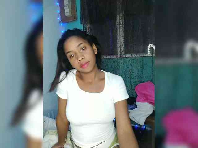 Elynah07 webcam