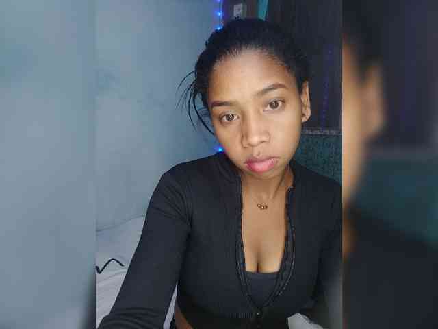 Elynah07 webcam