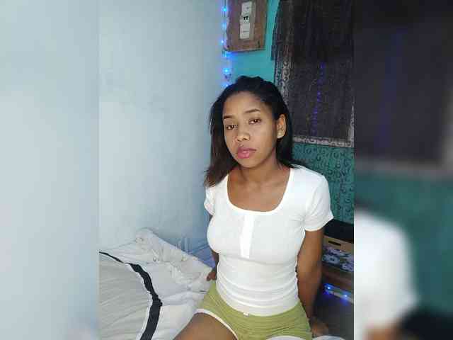 Elynah07 webcam