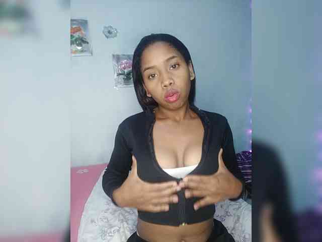 Elynah07 webcam