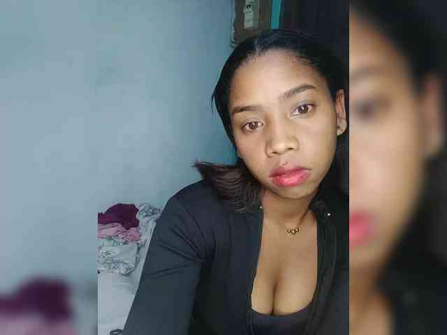 Elynah07 webcam