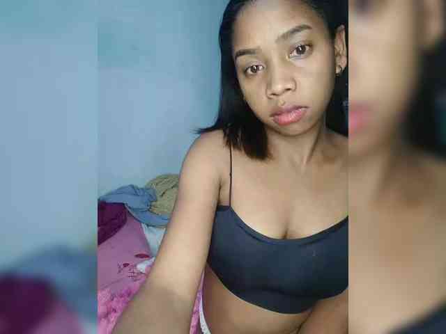 Elynah07 webcam
