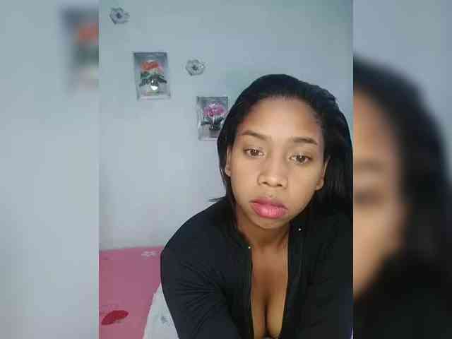 Elynah07 webcam