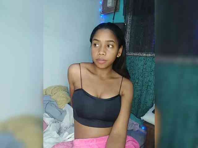 Elynah07 webcam