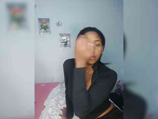 Elynah07 webcam