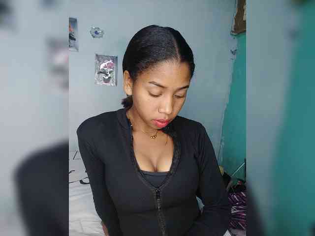 Elynah07 webcam