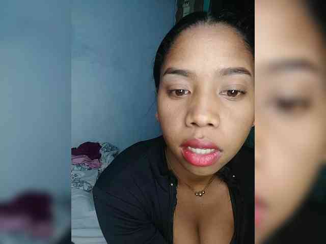 Elynah07 webcam