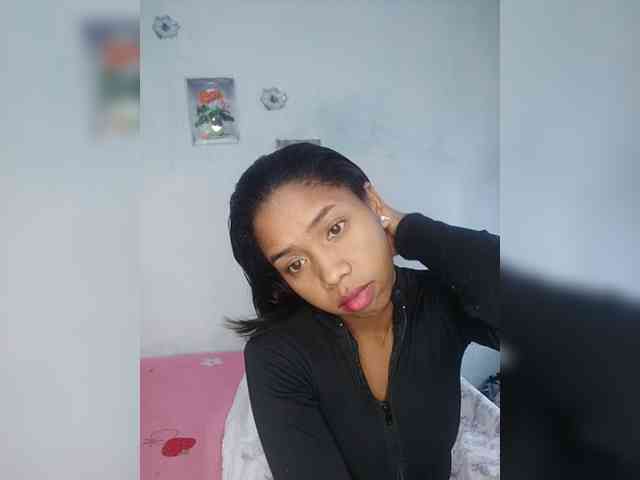 Elynah07 webcam