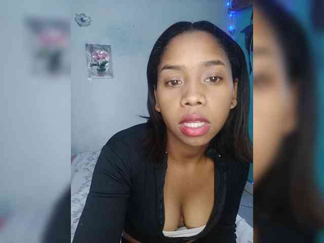 Elynah07 webcam
